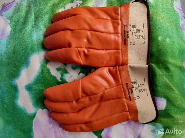 Перчатки нитриловые