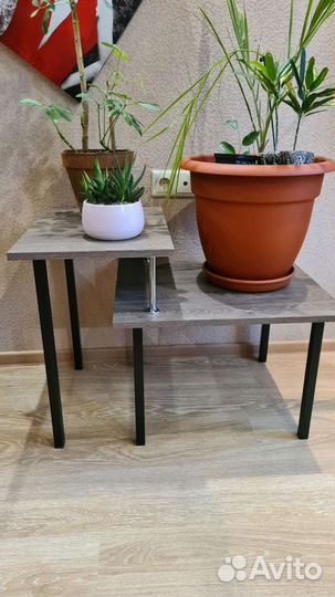 Журнальный столик