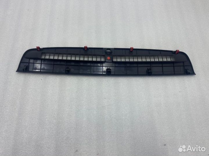 Накладка на воздуховод в торпедо передняя Toyota