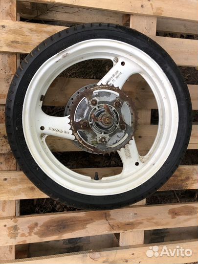 Заднее колесо Сузуки Suzuki gs 500 f в сборе