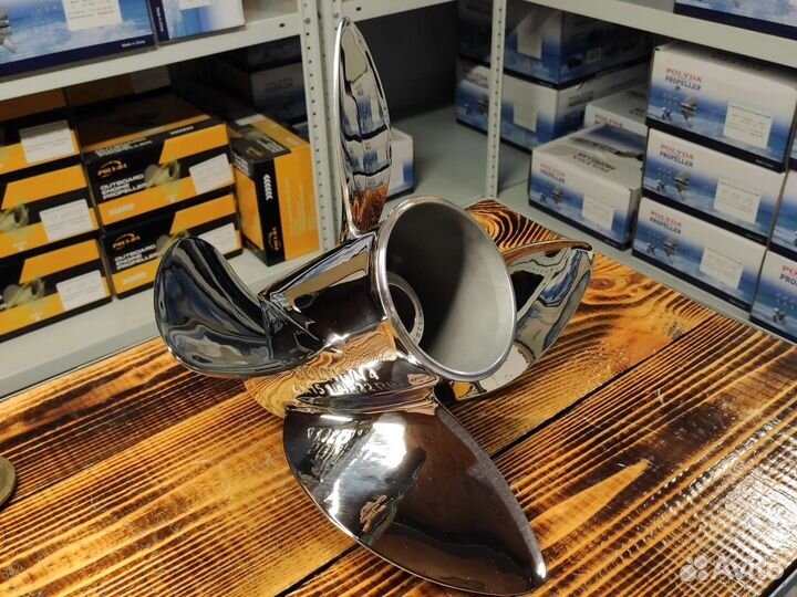 Гребной винт 150-300 л.с.; 4x15-1/4x22RH