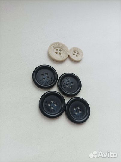 Пуговицы Tommy Hilfiger, Zara, Esprit