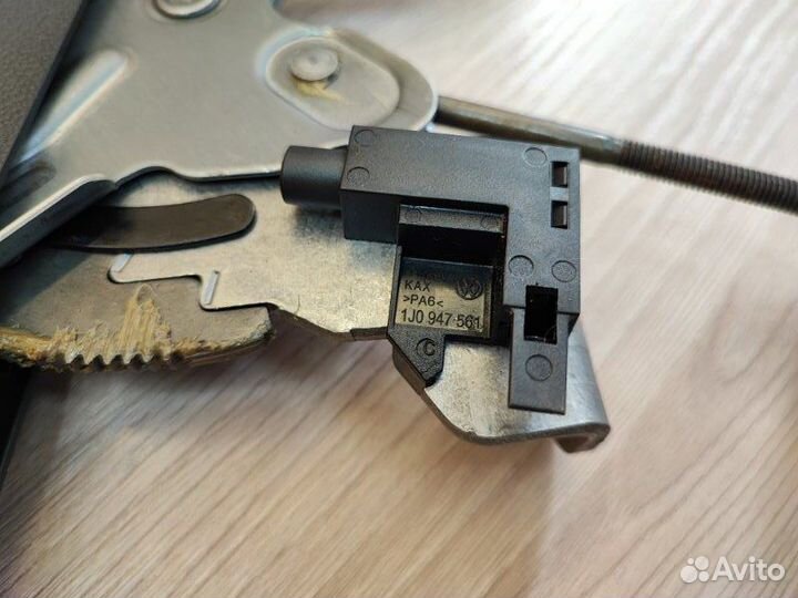 Рычаг стояночного тормоза Skoda Rapid