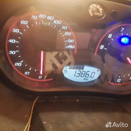 Снегоход BRP Ski-Doo Skandic WT 550 (2016)