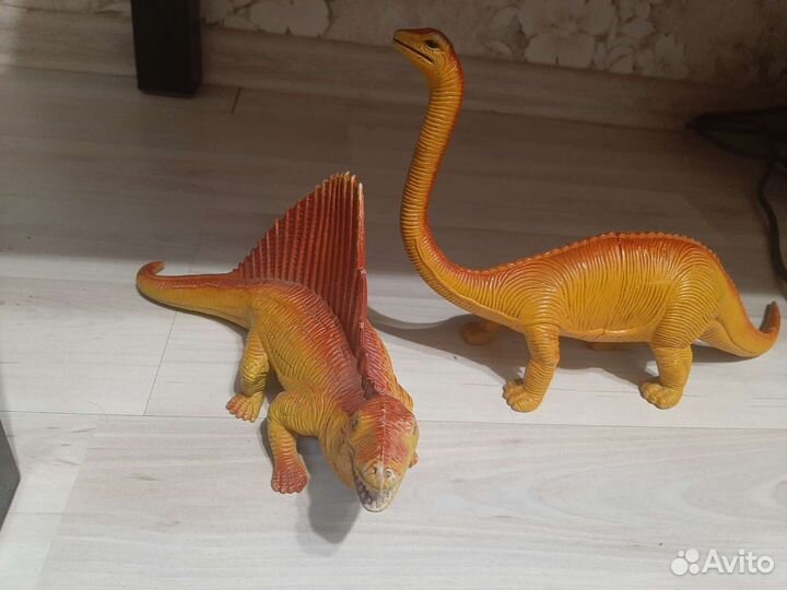 Динозавры игрушки