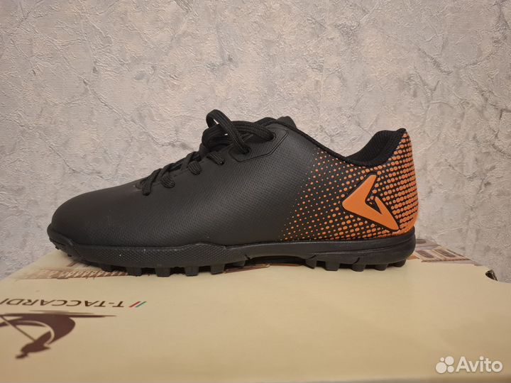 Футбольные бутсы