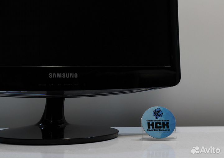 Монитор 19 диагональ