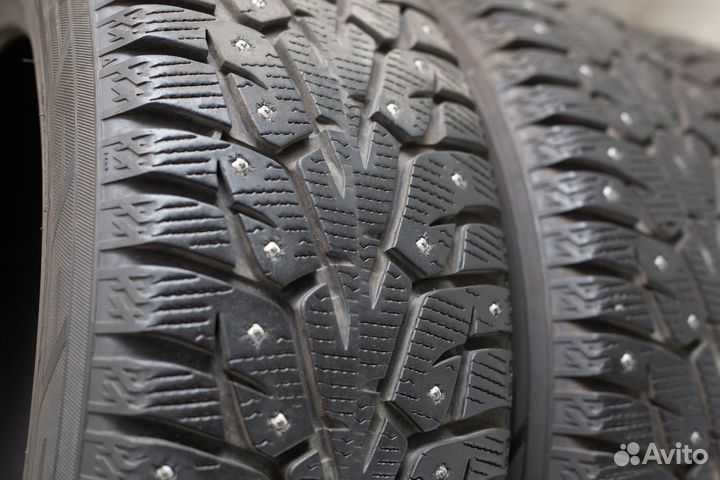 Yokohama Ice Guard Stud IG55 215/55 R17 98T