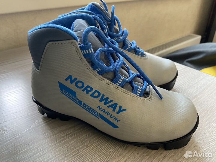 Лыжные ботинки детские 32 размер