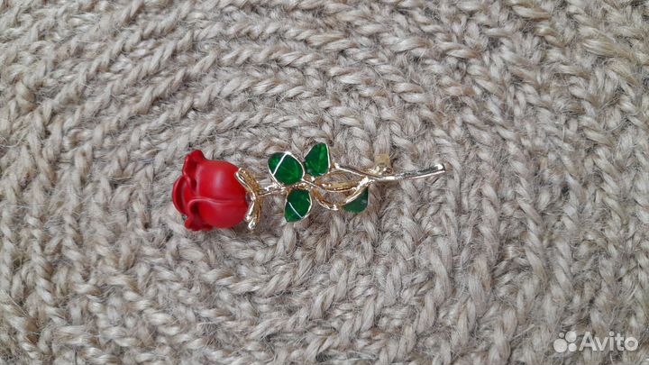 Брошь Роза