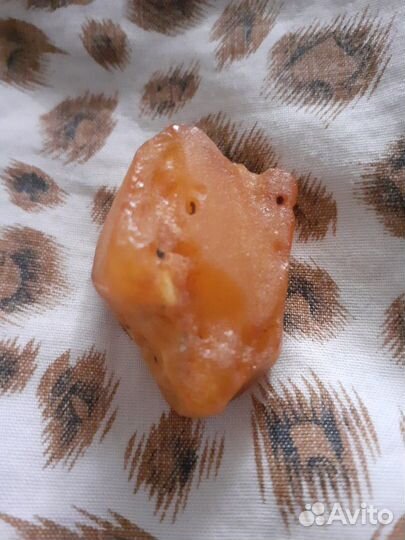 Камень Янтарь