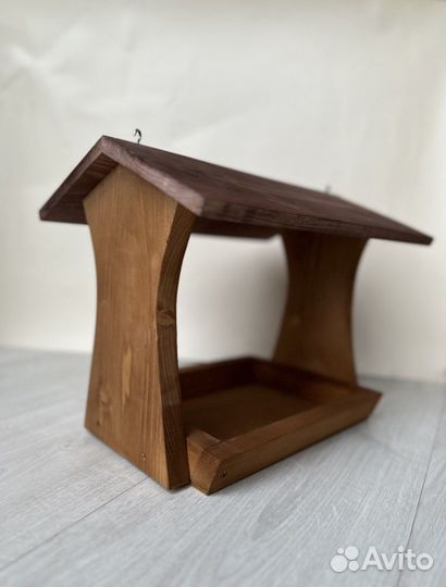 Кормушка для птиц и белок