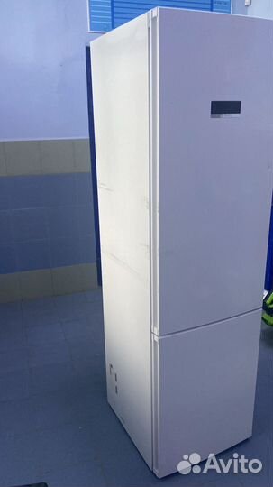 Холодильник Bosch KGN39XW326