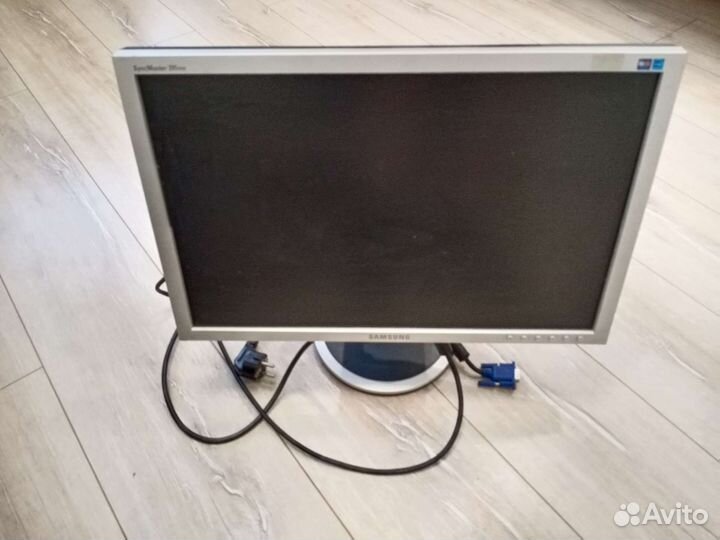 Монитор Samsung