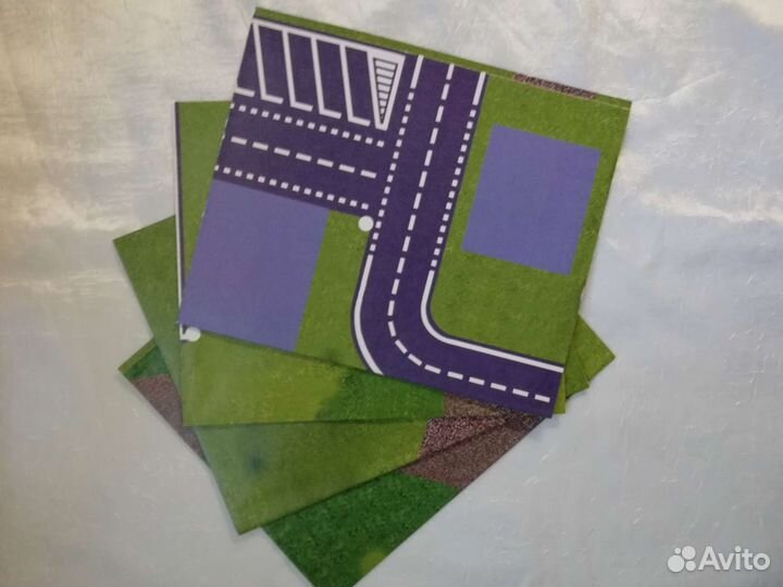 Железная дорога в миниатюре с журналами