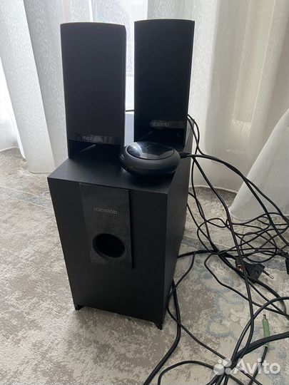Сабвуфер и колонки microlab