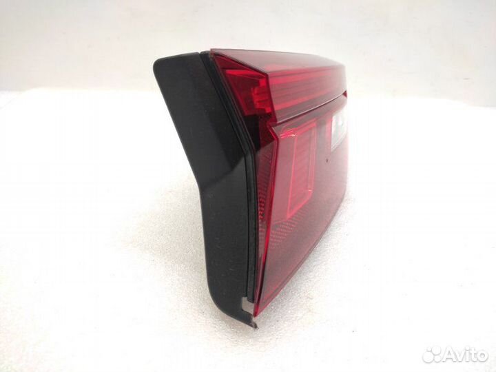 Фонарь крышки багажника (внутренний) задний левый