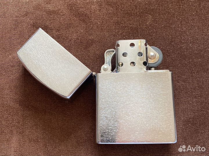 Зажигалка бензиновая