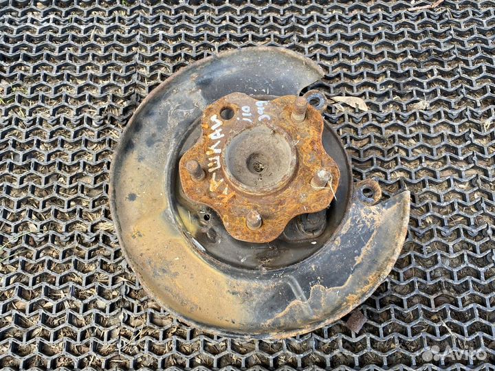 Кулак задний Кашкай J10 Nissan Qashqai