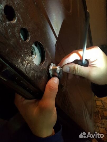 Аварийное вскрытие замков 24