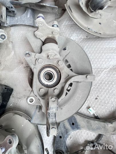 Поворотные кулаки Toyota Camry (XV70)