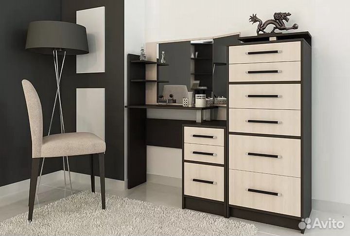 Туалетный столик