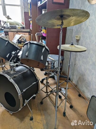 Барабанная ударная установка