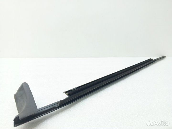 Молдинг стекла передний правый Audi A6 C7 1.8 CYG