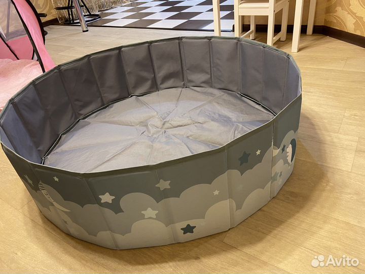 Сухой бассейн с шариками