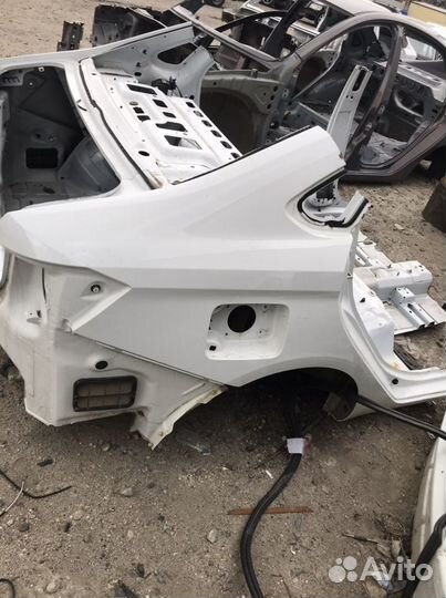 Задняя часть Крылья Веста белый