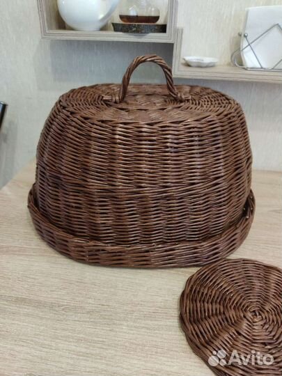 Хлебница-клош плетёная