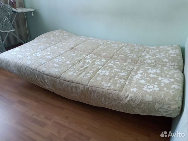 Диван