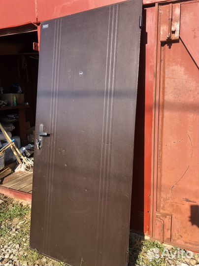 Металлическая дверь бу