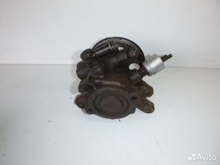 Насос гидроусилителя Toyota Corolla E10