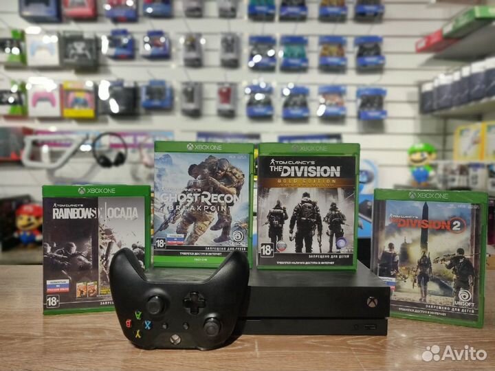 Xbox One X 1000gb + сборник игр Tom Clancy's