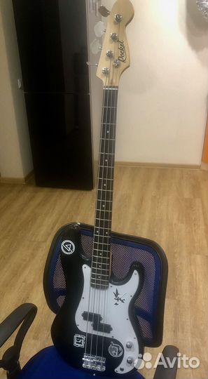 Бас гитара Rocket 4 струны