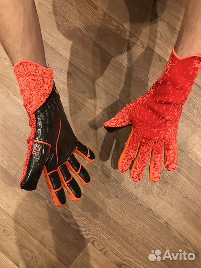 Вратарские перчатки