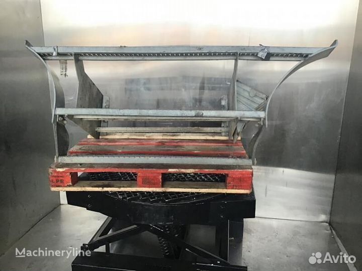 Подножка Liebherr 94045676