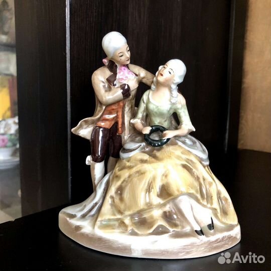 Статуэтка кавалер и дама немецкая антиквариат