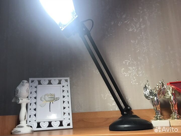 Лампа настольная