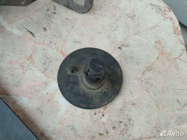 Мерседес W202 крепление бампера молдинг