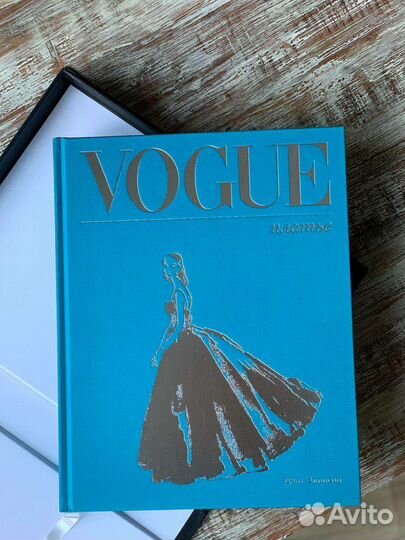 Огромная Интерьерная Книга Vogue Платье Дж Эллисон