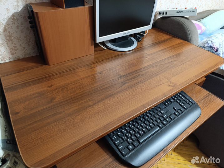 Компьютерный стол