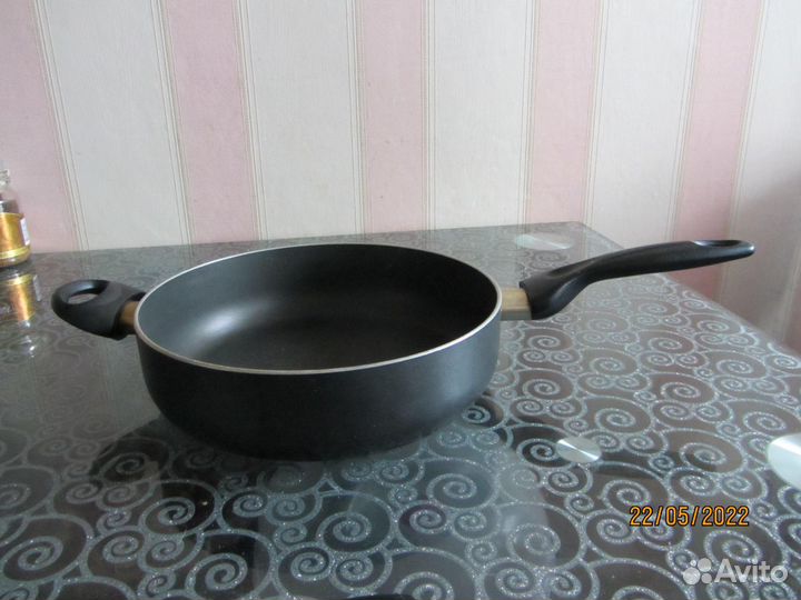 Посуда с антипригарным покрытием