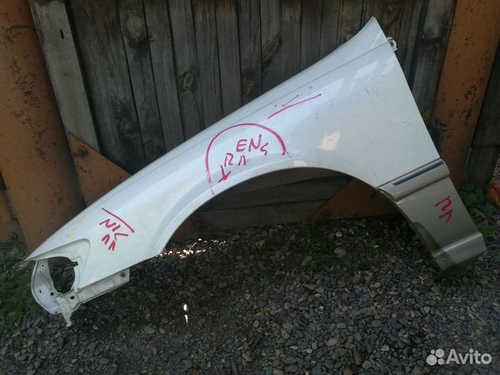 Крыло левое. Toyota Mark 2 Wagon Qualis