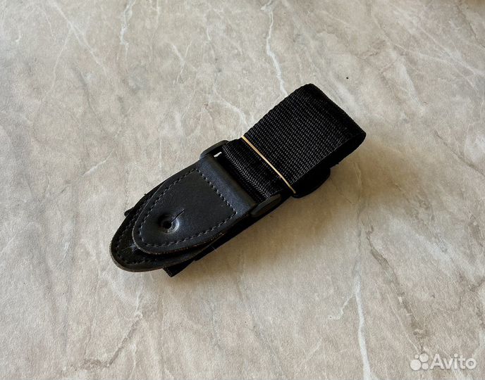 Черные гитарные ремни