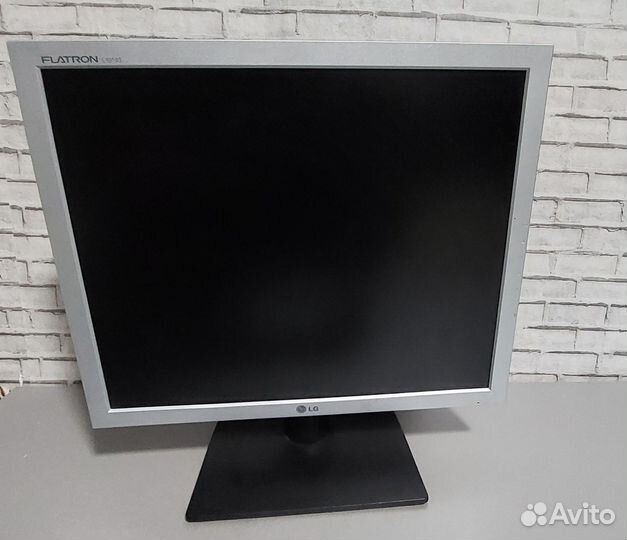 Монитор LG l1919s-sf