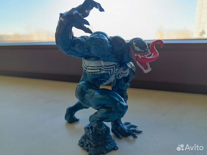 Фигурка Venom