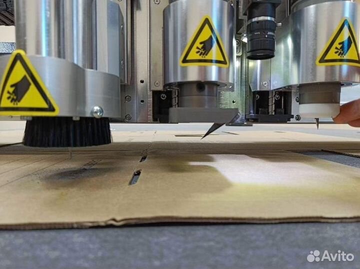 Планшетный режущий плоттер