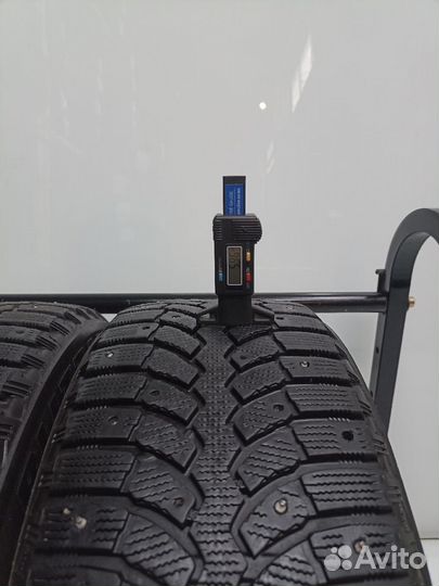 Bridgestone Blizzak Spike-01 205/55 R16